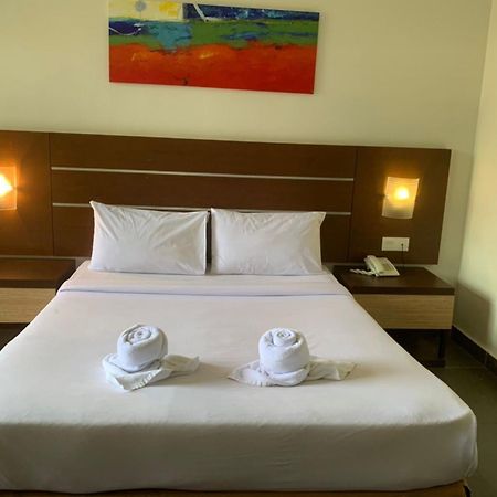Bella Vista Express Hotel Pantai Cenang  Exteriér fotografie