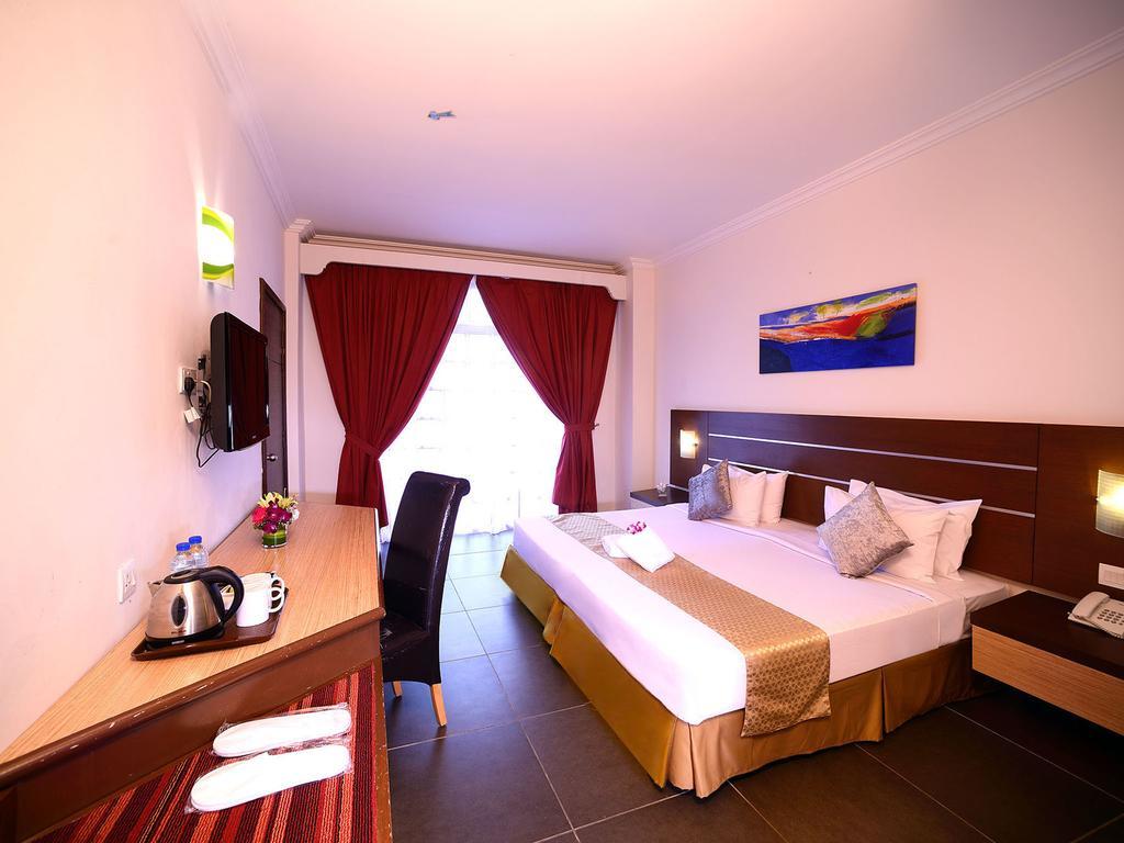 Bella Vista Express Hotel Pantai Cenang  Exteriér fotografie